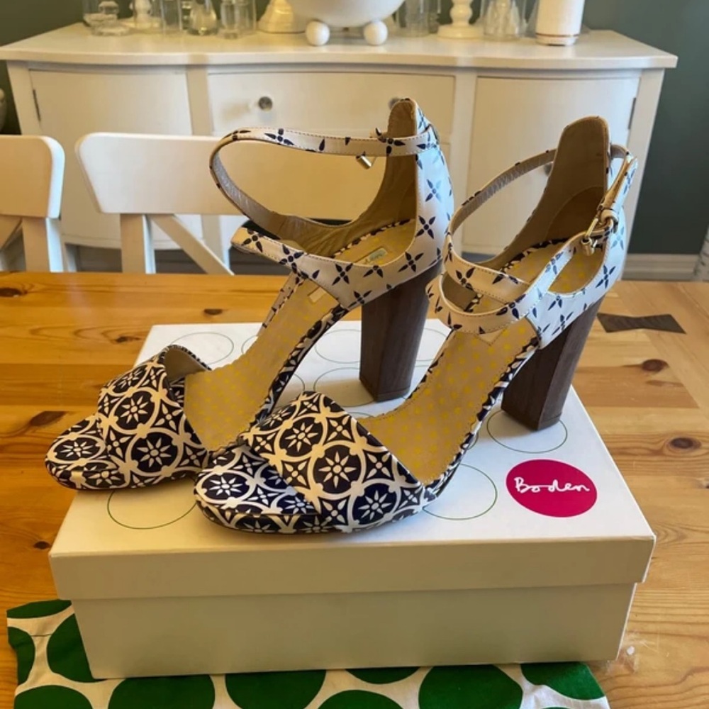 Boden Women's Blue and White Strappy Heels